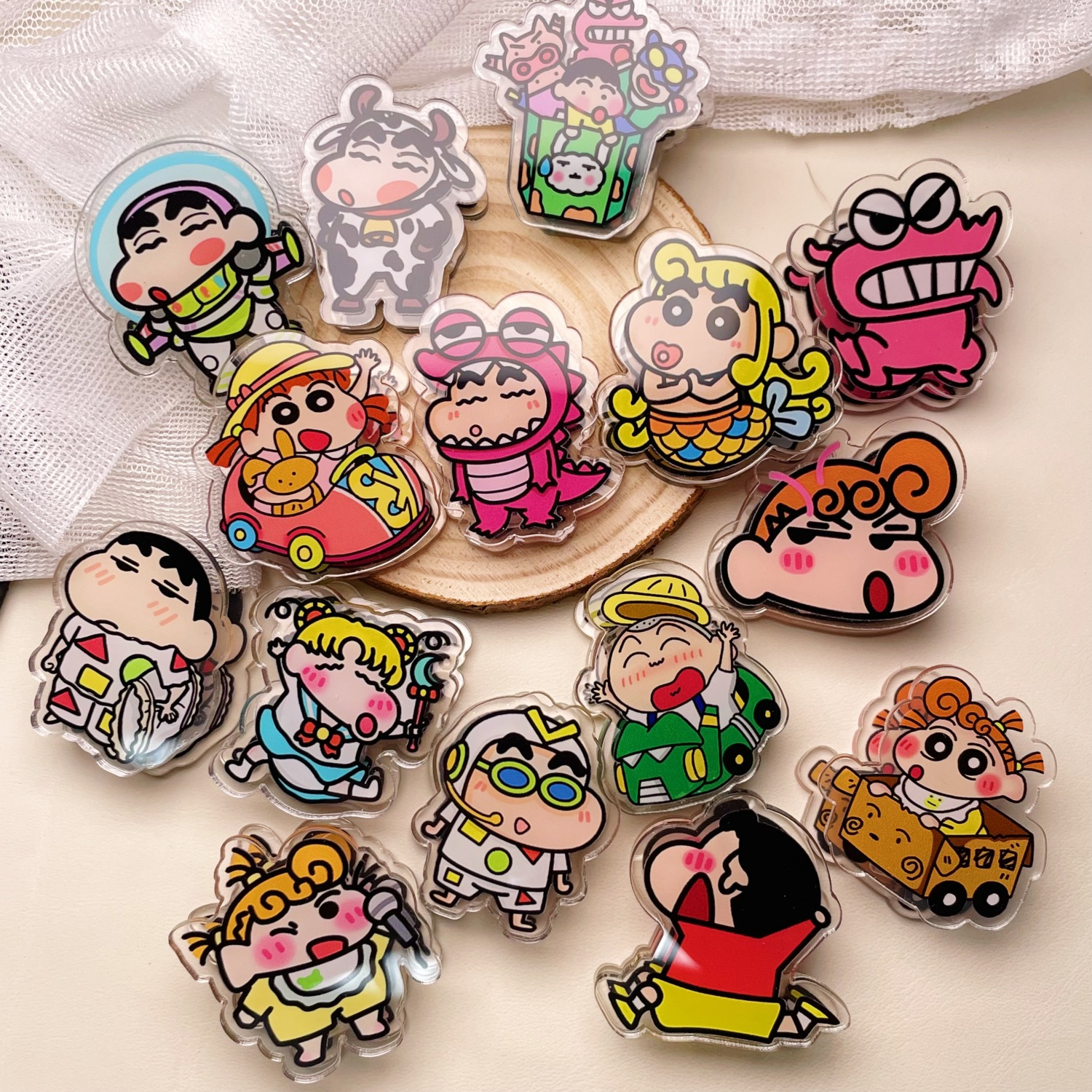 Photography Quiz - Dwustronny akrylowy klips Crayon Shin-chan do